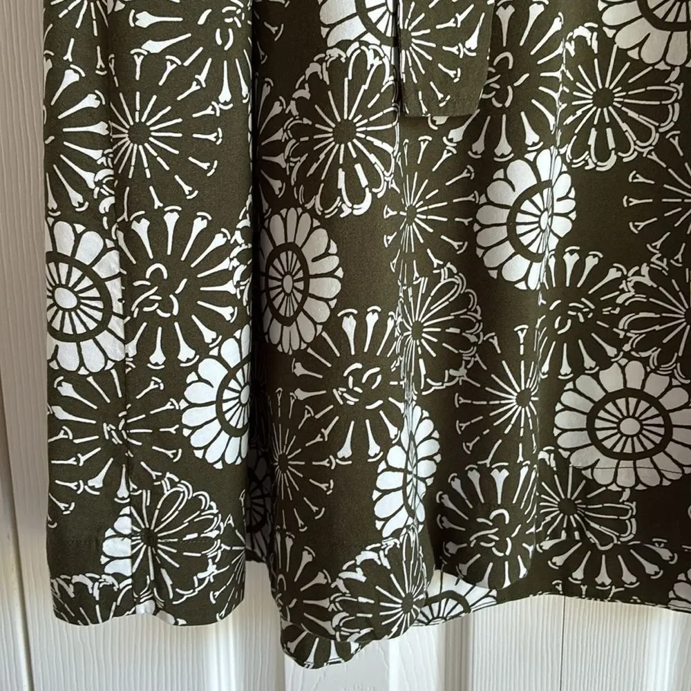 LOFT Skirt A-Line Size 6 Olive & White Floral with Pockets and Tie Front